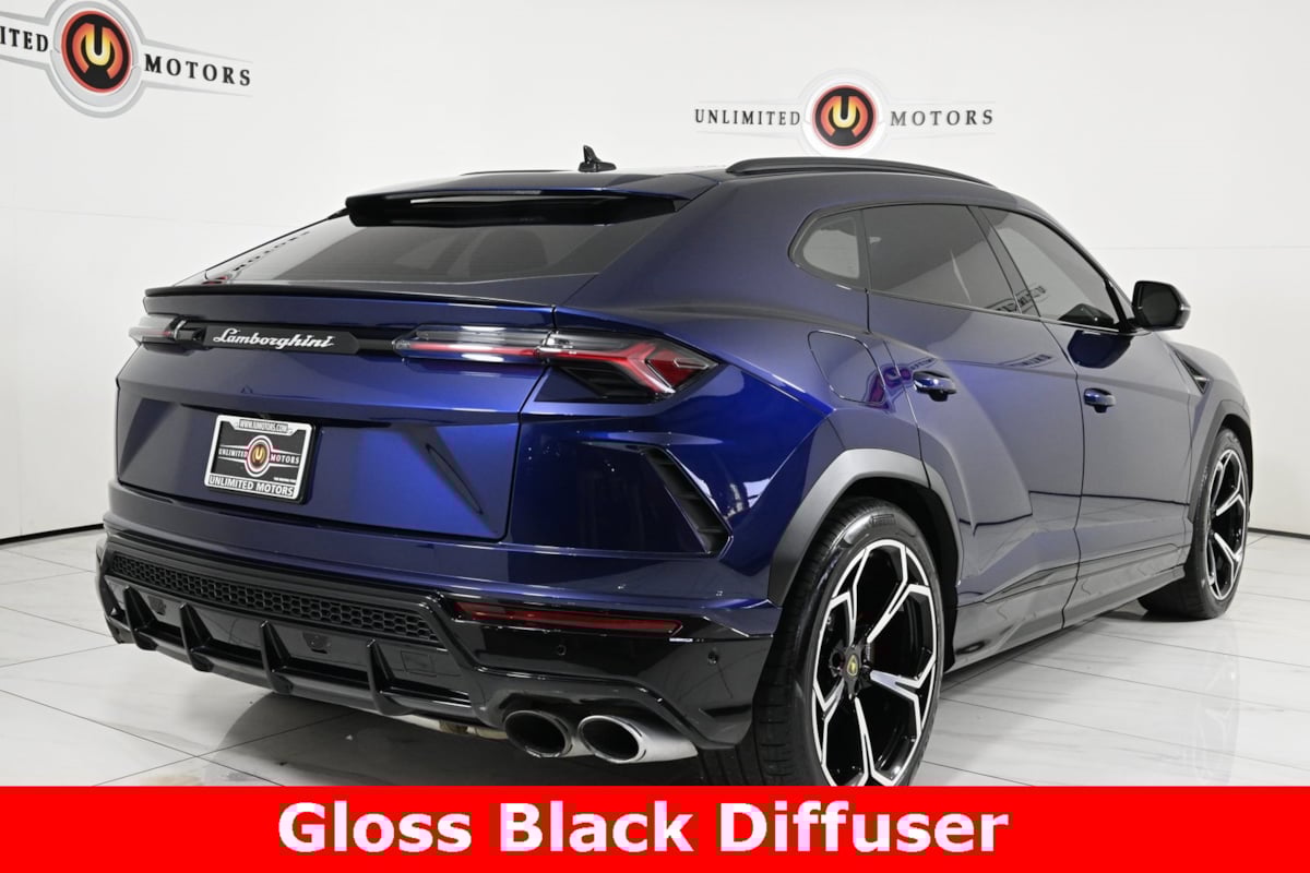 2021 Lamborghini Urus photo 3