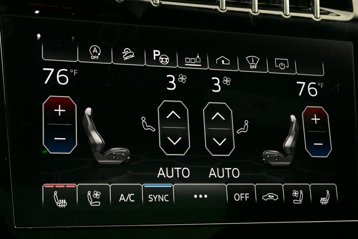 2021 Lamborghini Urus photo 10