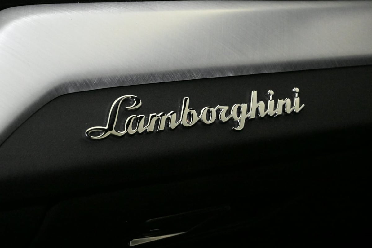 2021 Lamborghini Urus photo 15
