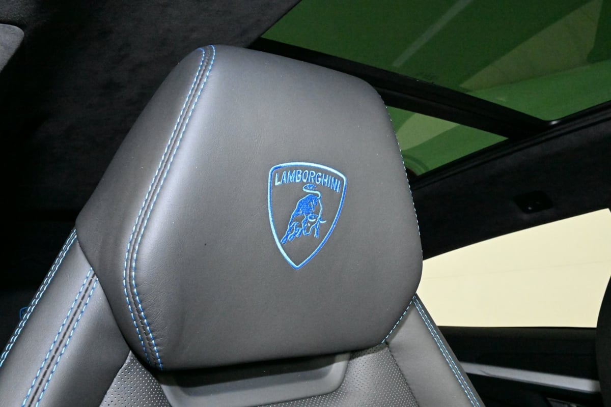 2021 Lamborghini Urus photo 18
