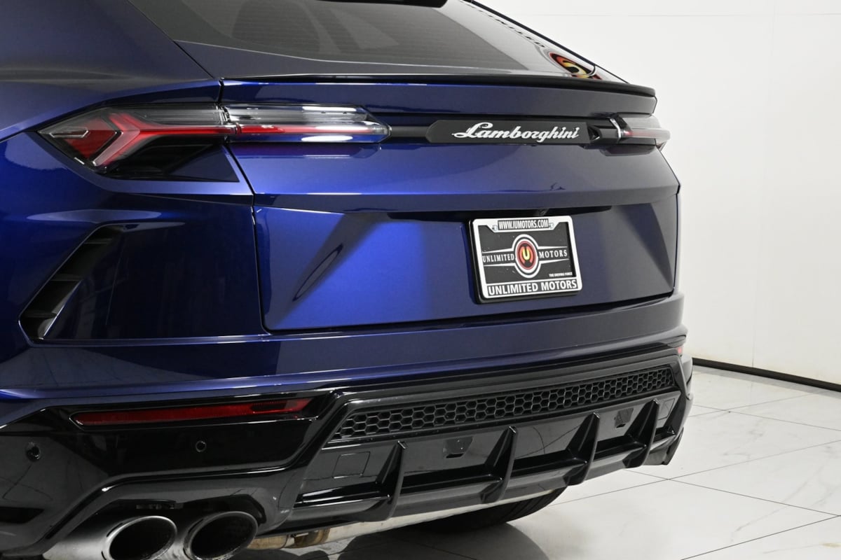 2021 Lamborghini Urus photo 28