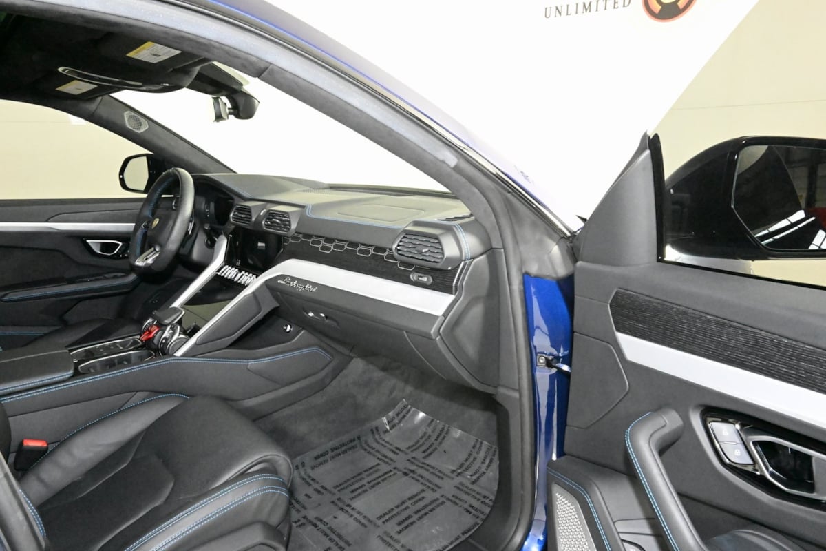 2021 Lamborghini Urus photo 61
