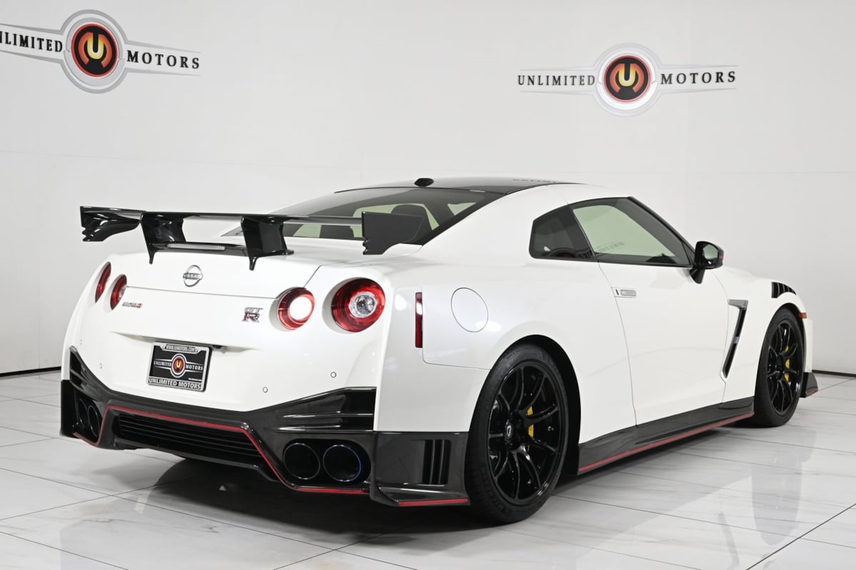 2023 Nissan GT-R Nismo photo 3