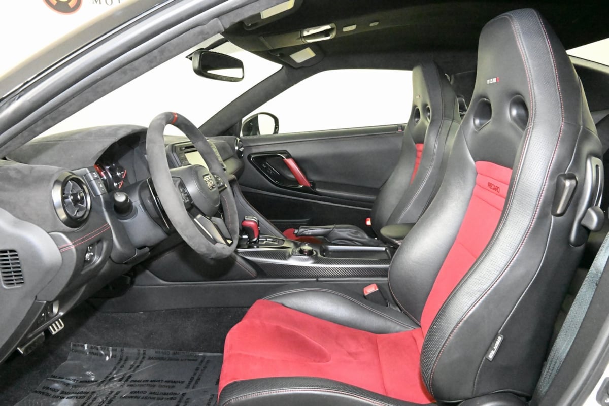 2023 Nissan GT-R Nismo photo 12