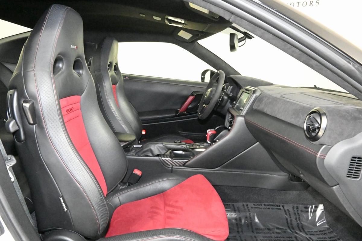 2023 Nissan GT-R Nismo photo 14