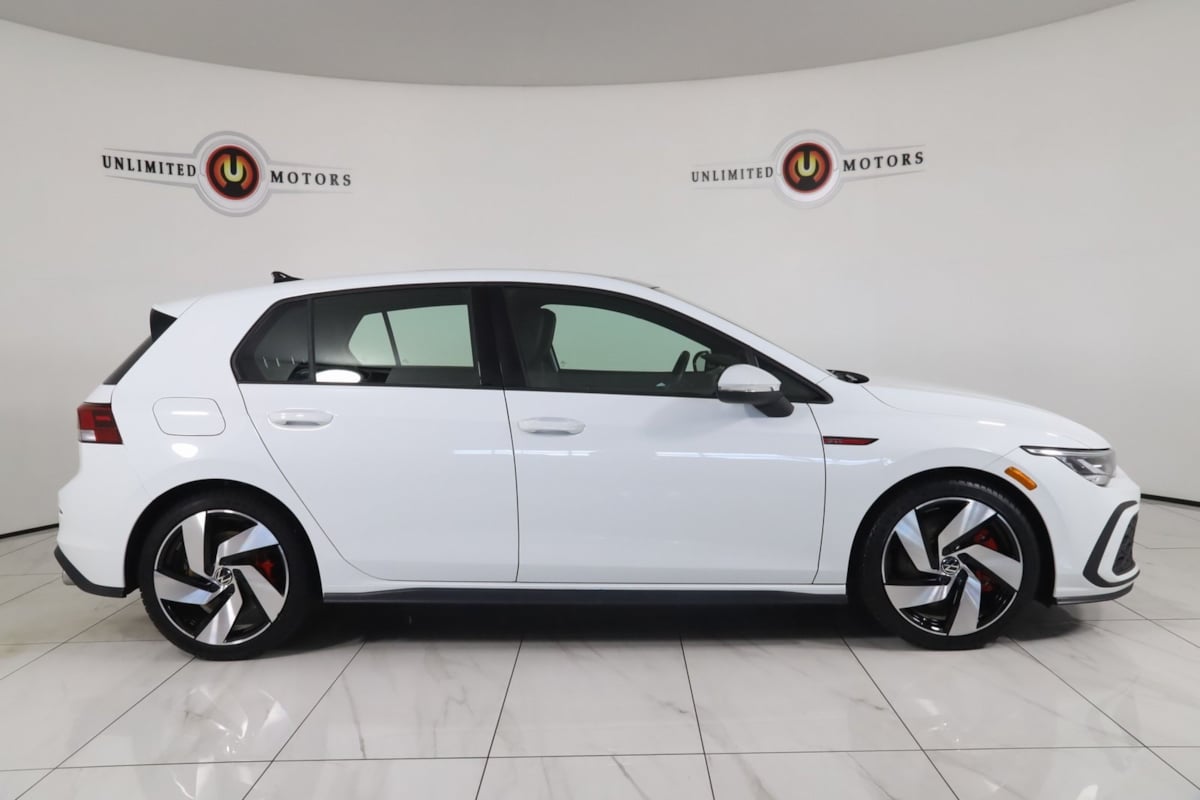 2023 Volkswagen Golf GTI photo 2