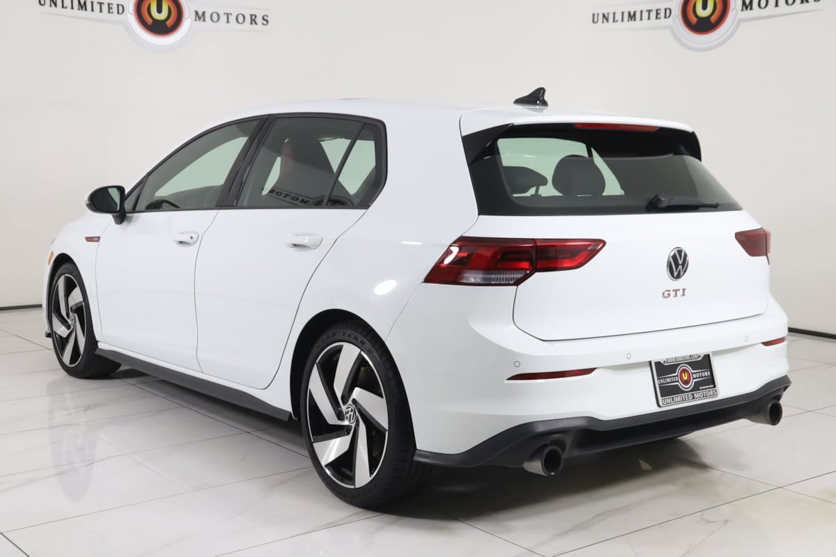 2023 Volkswagen Golf GTI photo 4