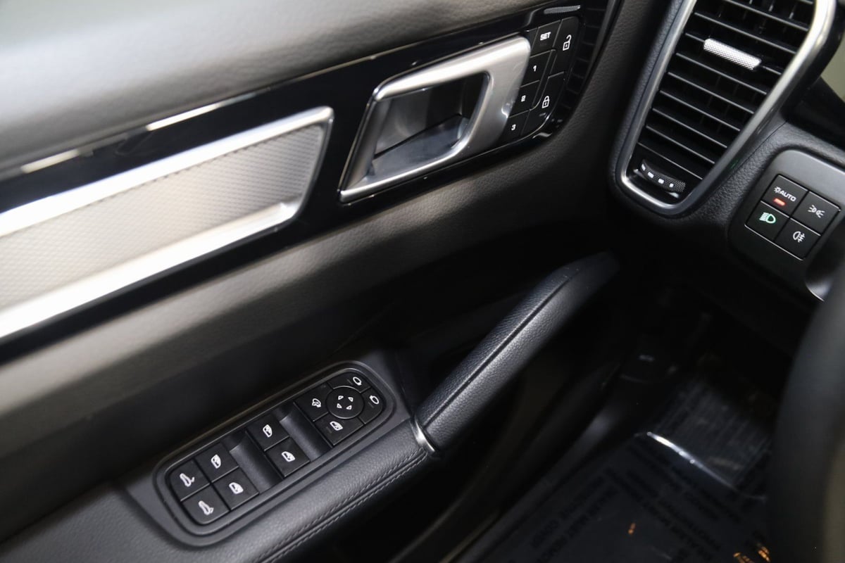 2023 Porsche Cayenne Coup Platinum Edition - Photo 54