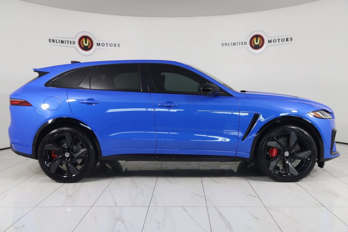 2024 Jaguar F-PACE SVR photo 2