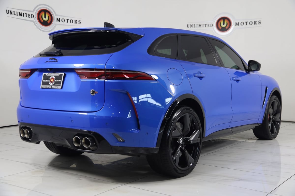 2024 Jaguar F-PACE SVR photo 3