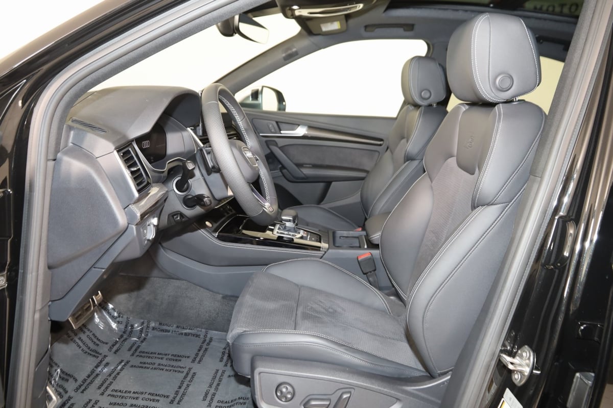 2023 Audi SQ5 Prestige photo 12