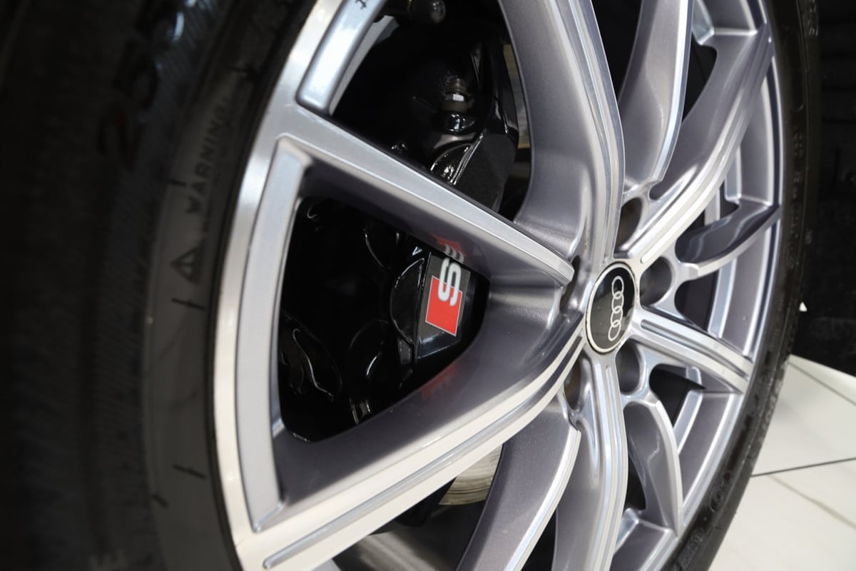 2023 Audi SQ5 Prestige photo 18