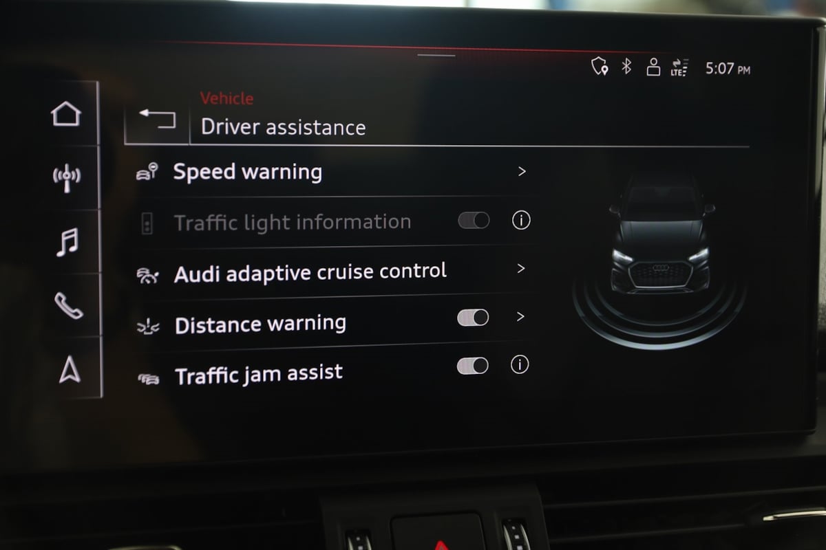 2023 Audi SQ5 Prestige photo 48
