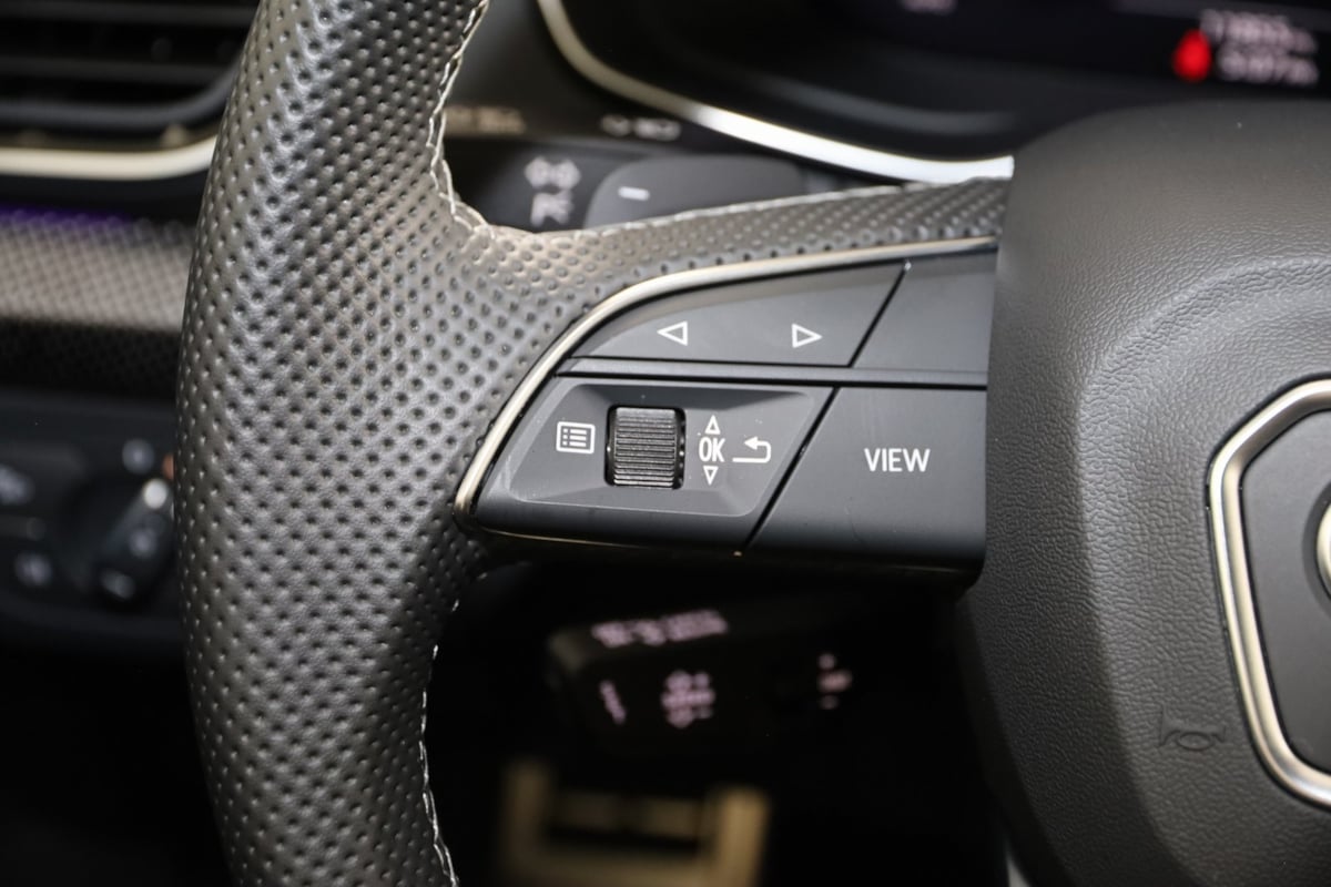2023 Audi SQ5 Prestige photo 49