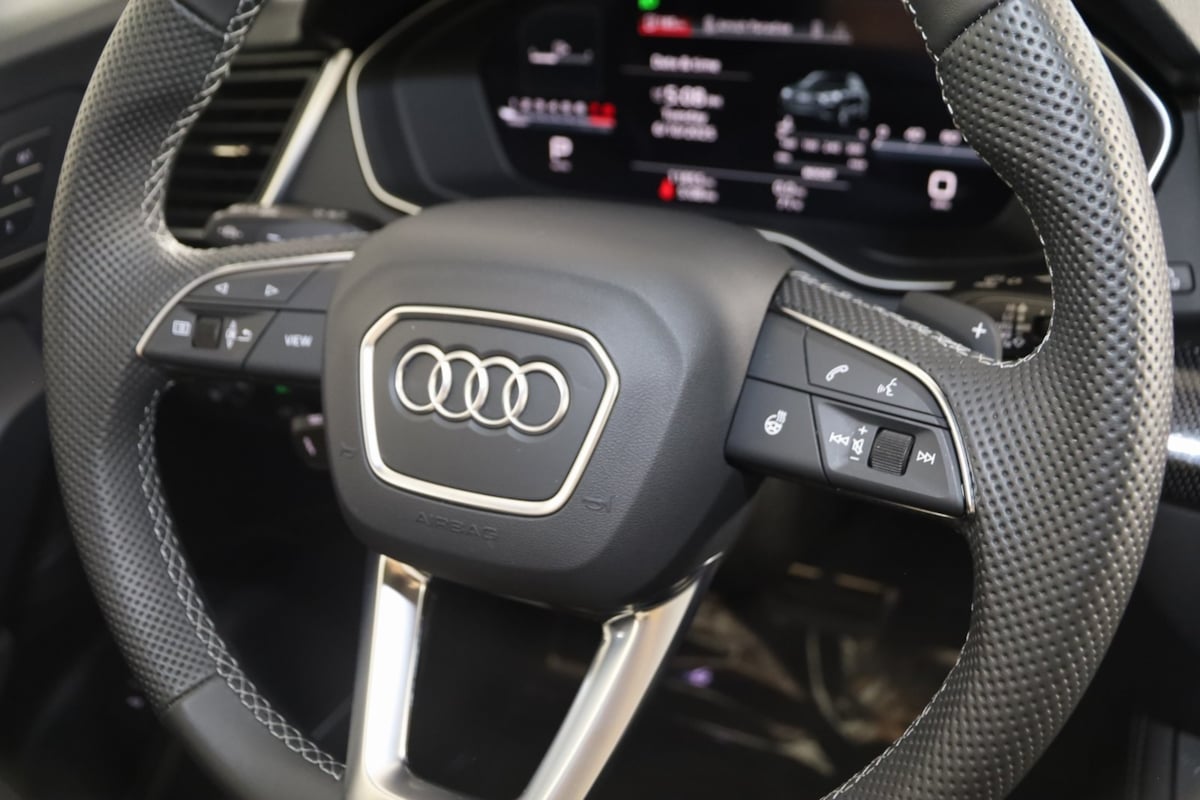2023 Audi SQ5 Prestige photo 53