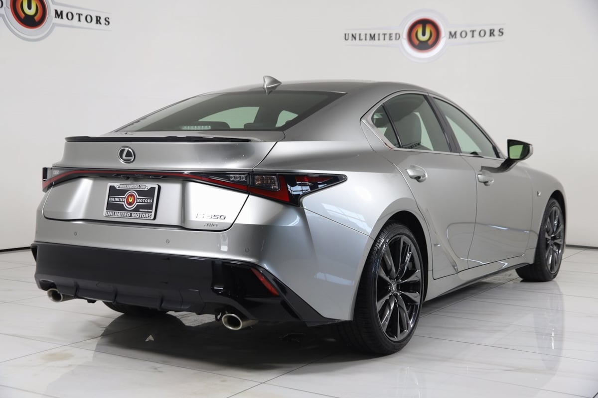 2023 Lexus IS 350 F SPORT photo 3