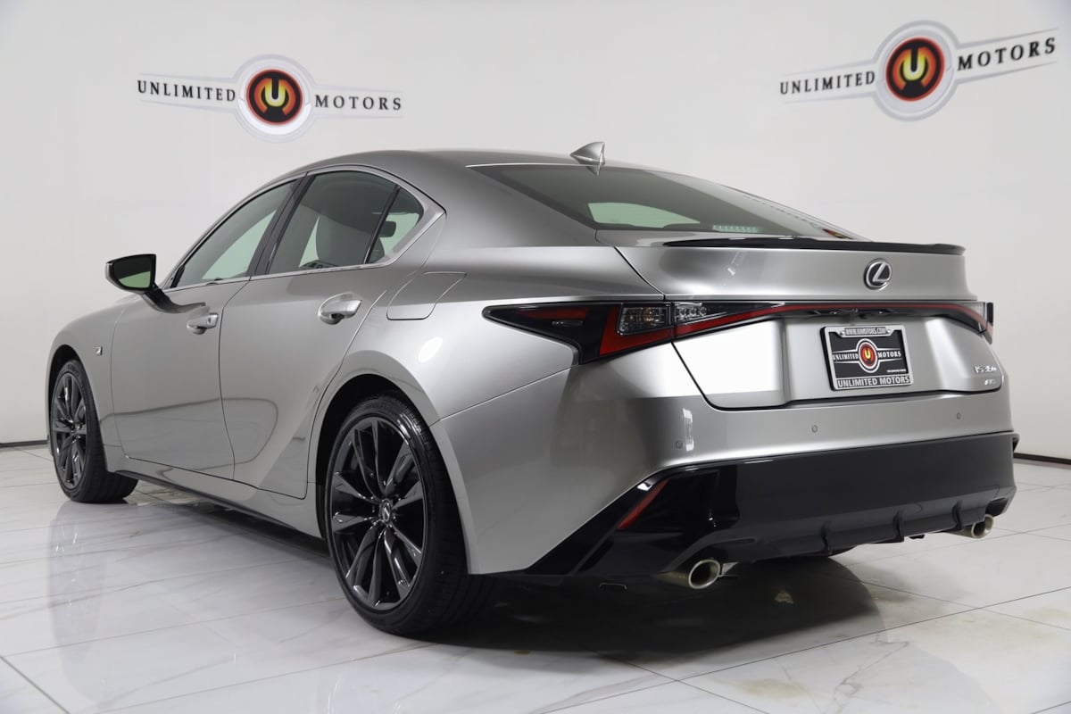 2023 Lexus IS 350 F SPORT photo 4