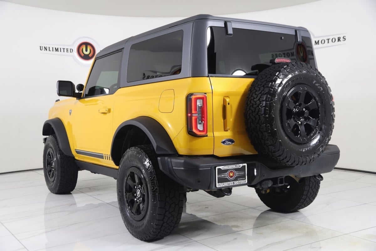 2021 Ford Bronco First Edition photo 3