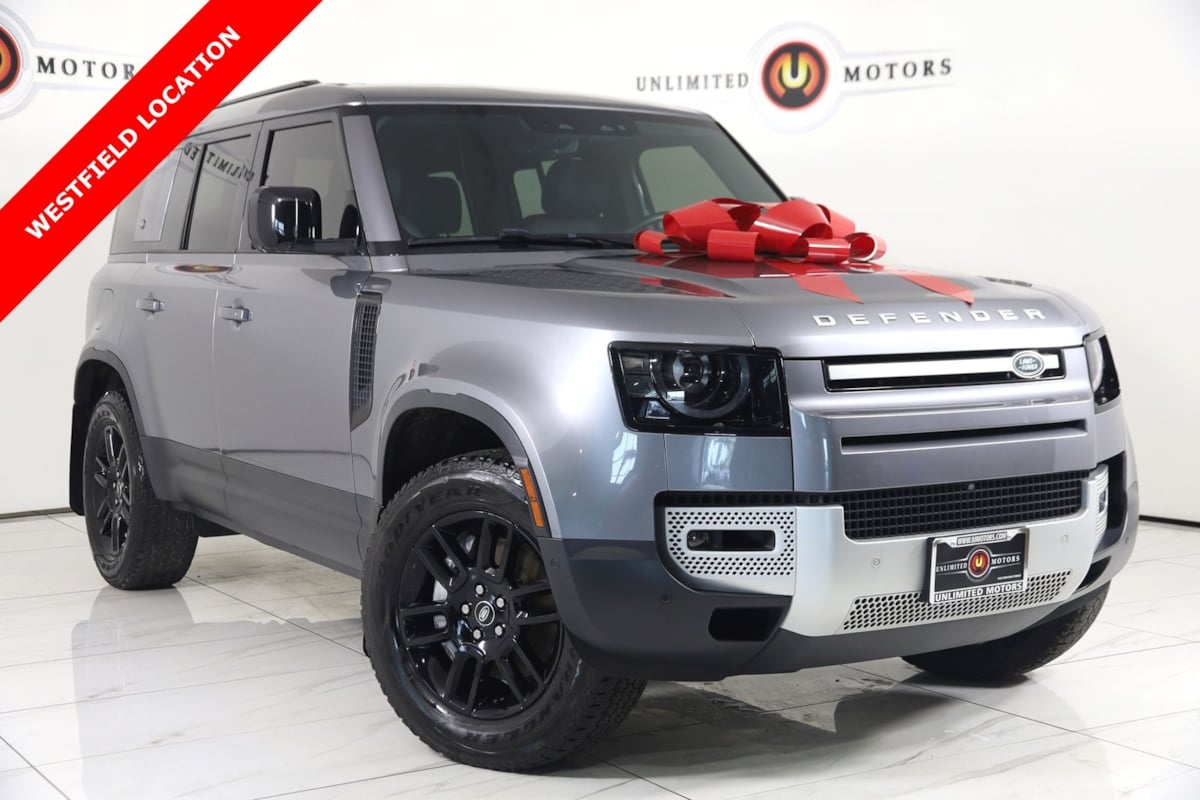 2023 Land Rover Defender SE's photo