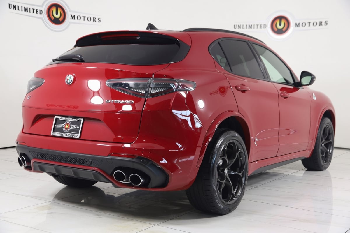 2024 Alfa Romeo Stelvio Quadrifoglio photo 3