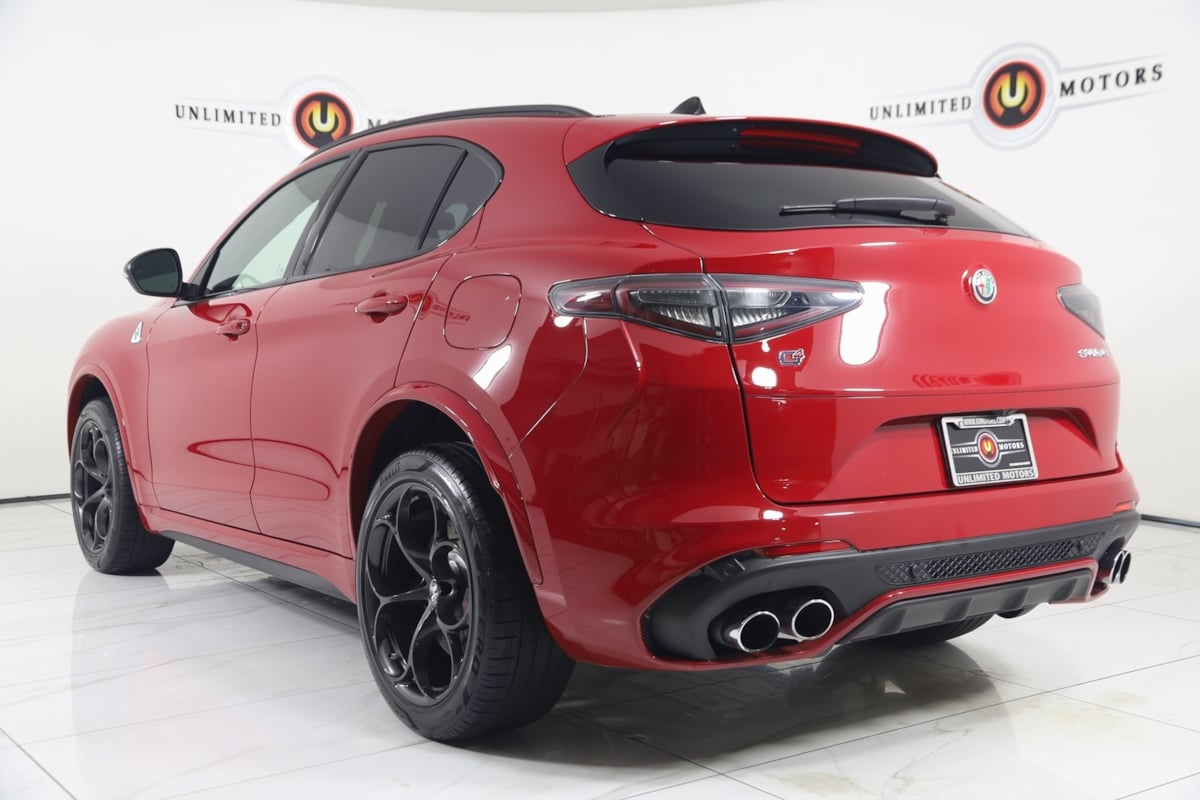 2024 Alfa Romeo Stelvio Quadrifoglio photo 4