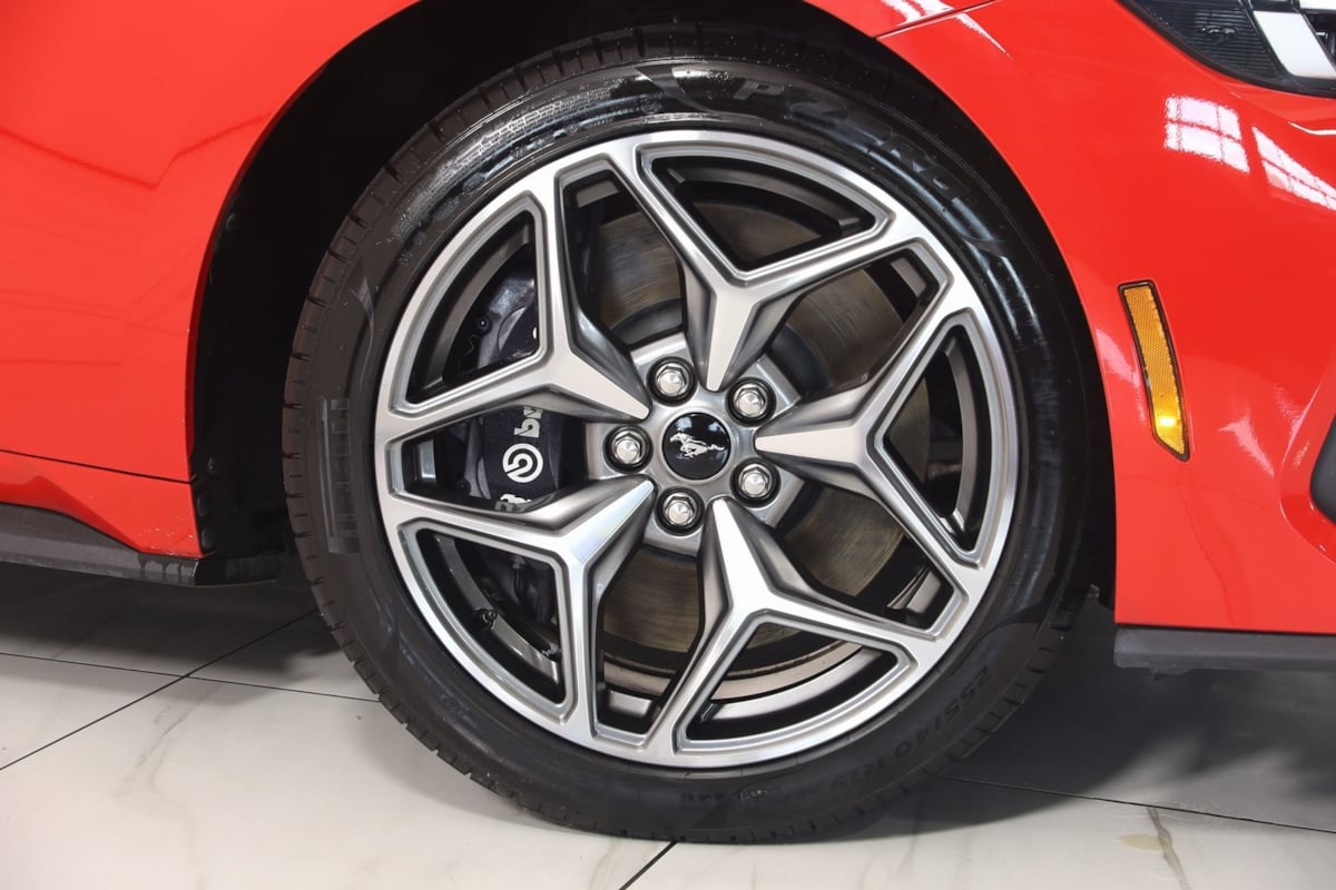 2024 Ford Mustang GT Premium photo 17