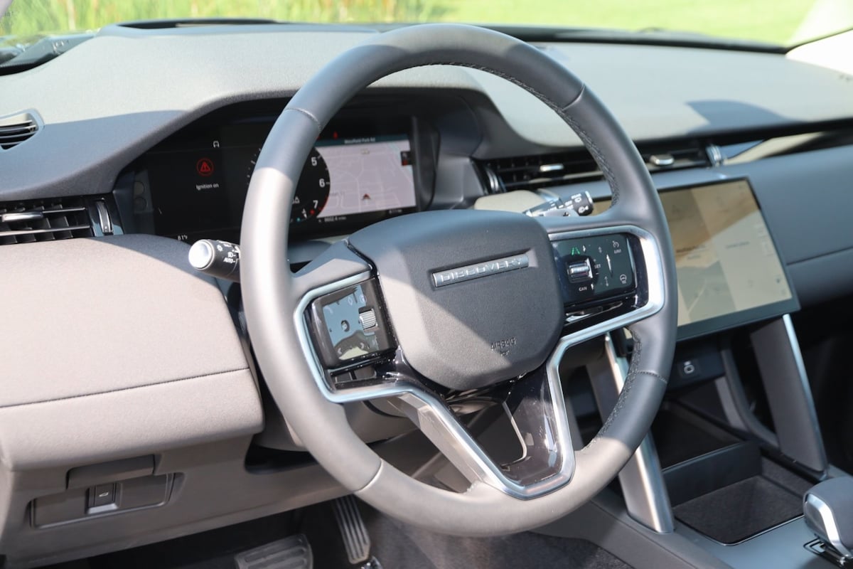 2024 Land Rover Discovery Sport S photo 5