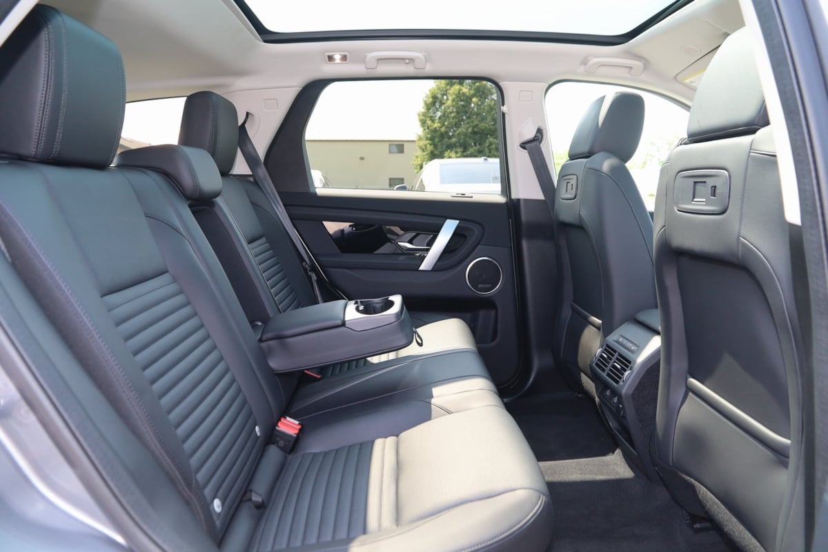 2024 Land Rover Discovery Sport S photo 12
