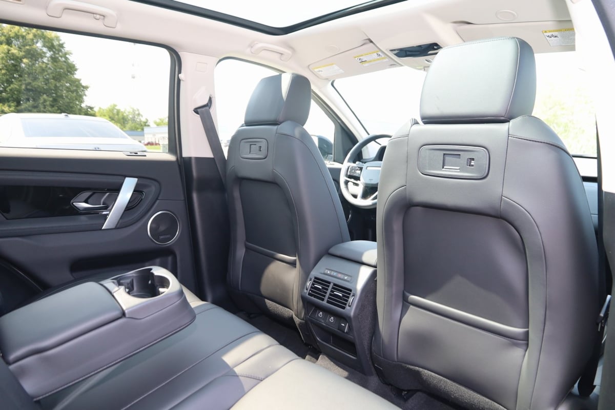 2024 Land Rover Discovery Sport S photo 13