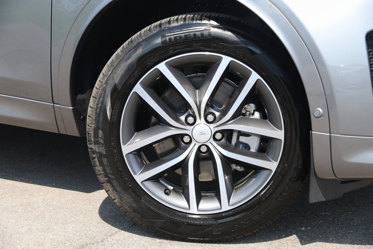 2024 Land Rover Discovery Sport S photo 15
