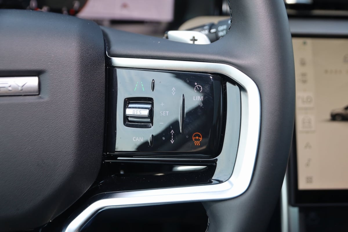 2024 Land Rover Discovery Sport S photo 37