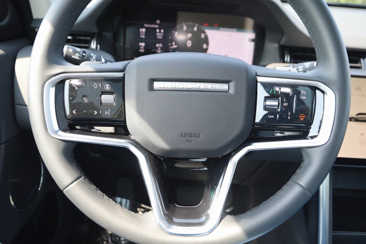 2024 Land Rover Discovery Sport S photo 38