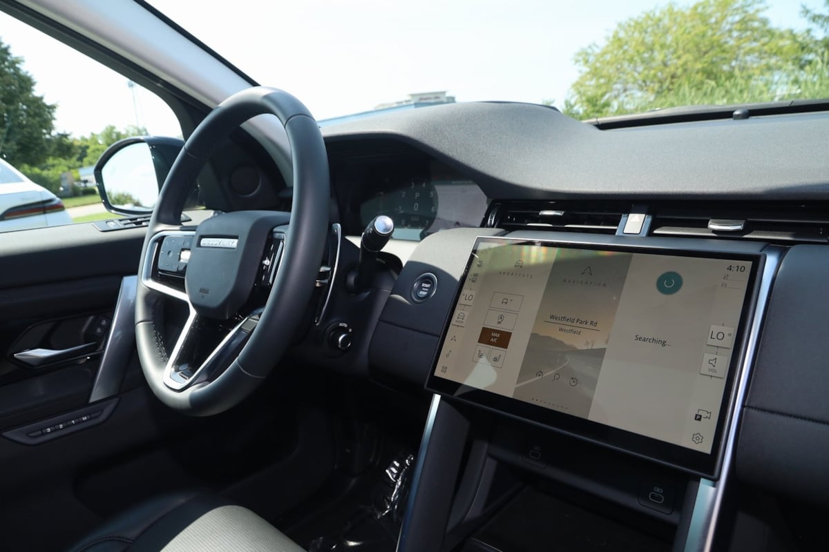 2024 Land Rover Discovery Sport S photo 45