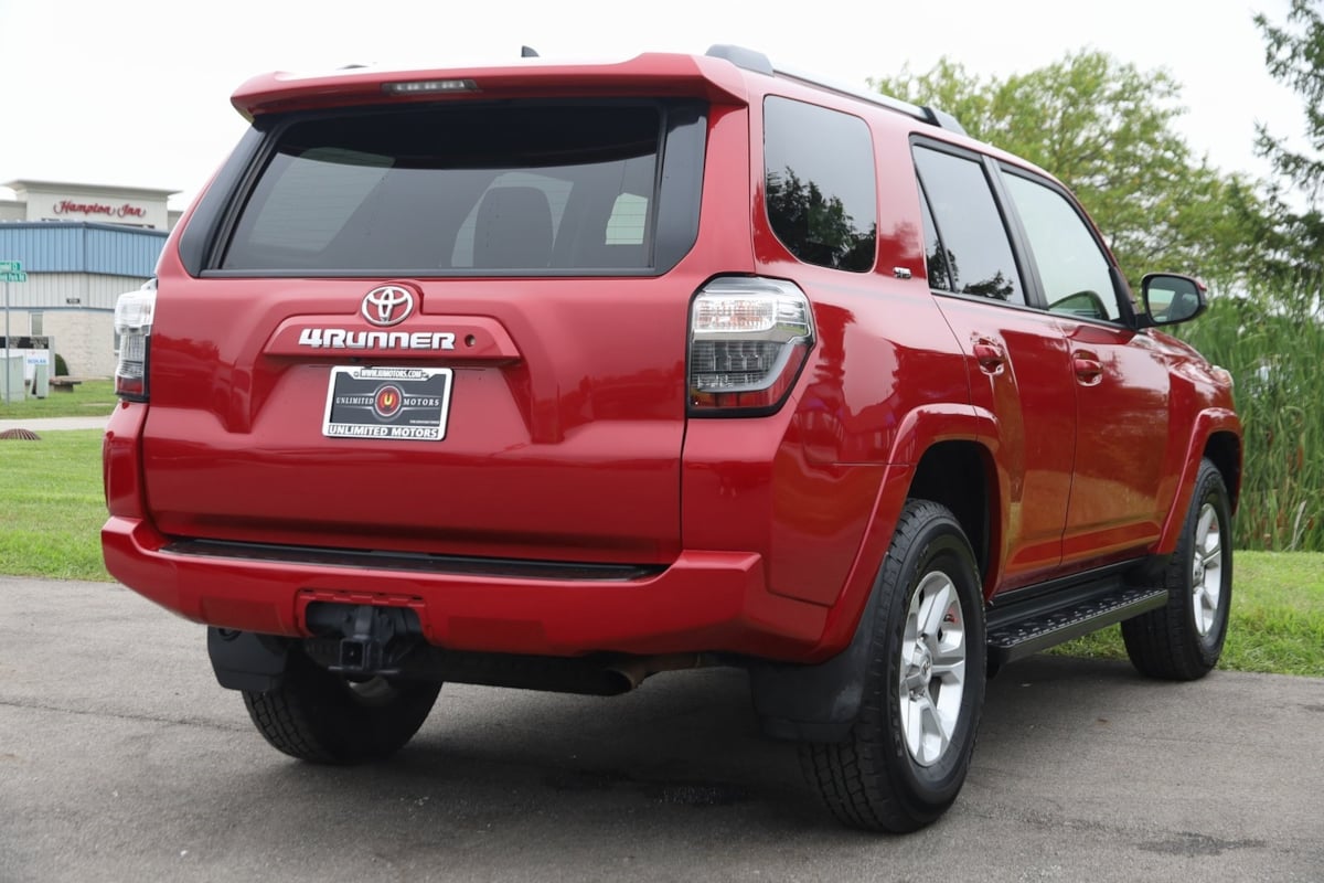 2020 Toyota 4Runner SR5 photo 3