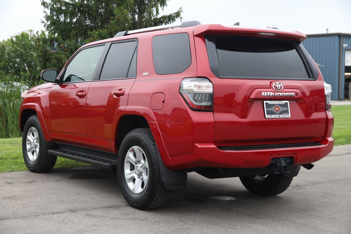 2020 Toyota 4Runner SR5 photo 4