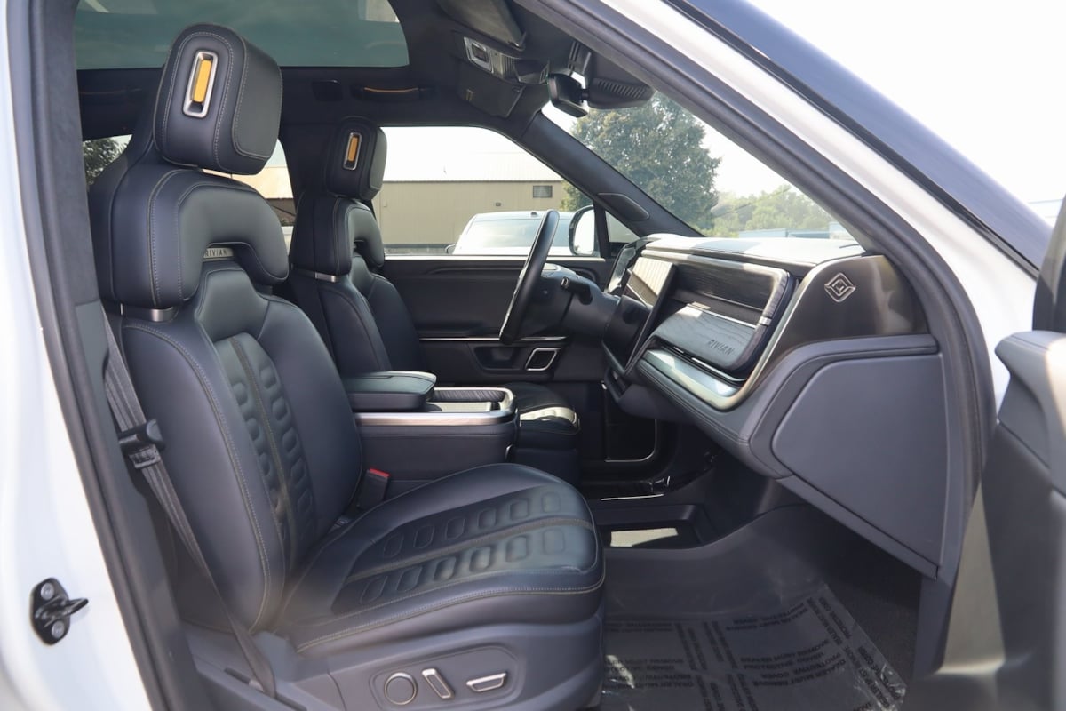 2022 Rivian R1T Adventure photo 11