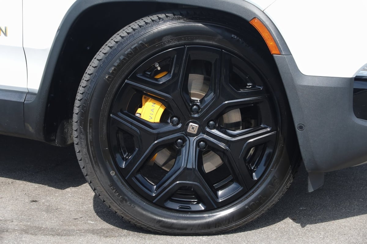 2022 Rivian R1T Adventure photo 15