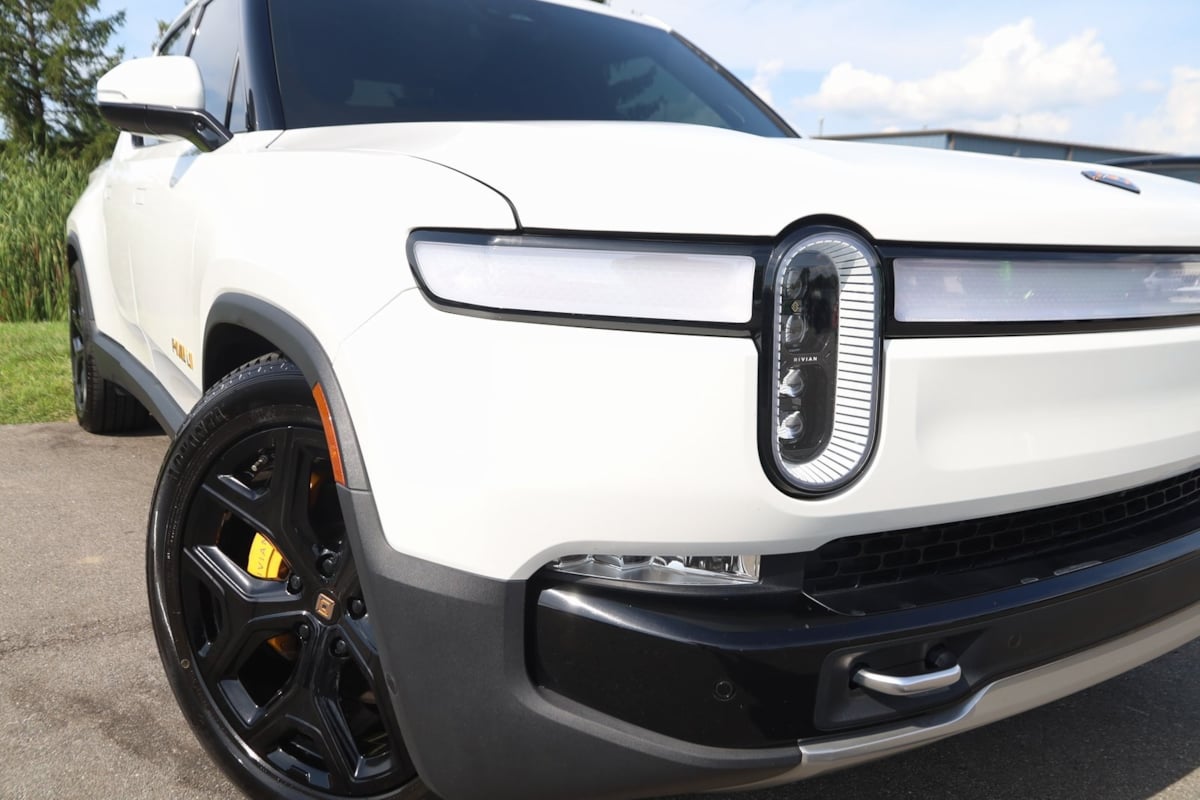 2022 Rivian R1T Adventure photo 18