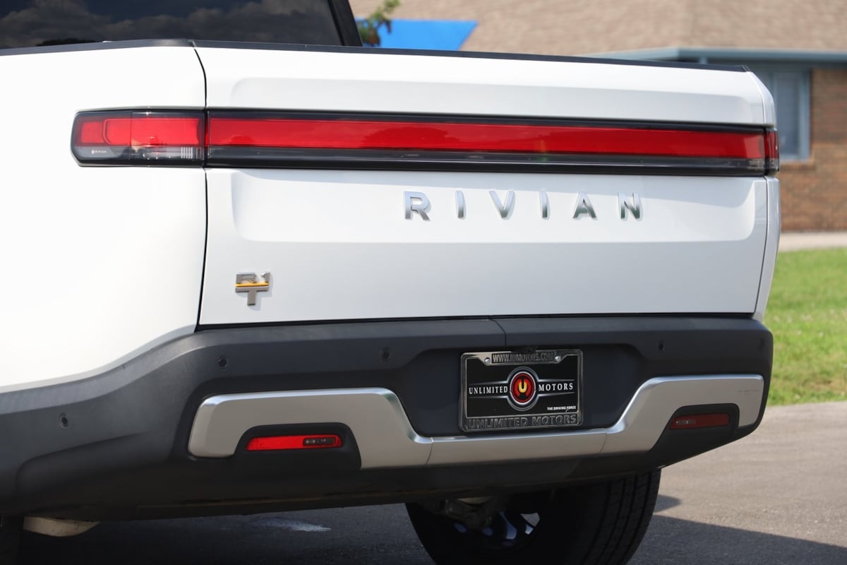 2022 Rivian R1T Adventure photo 22