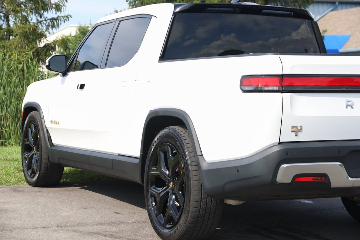 2022 Rivian R1T Adventure photo 23
