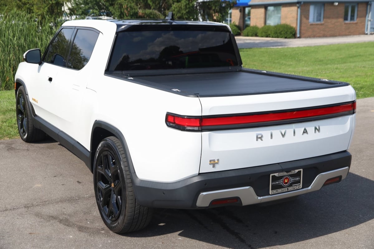 2022 Rivian R1T Adventure photo 24