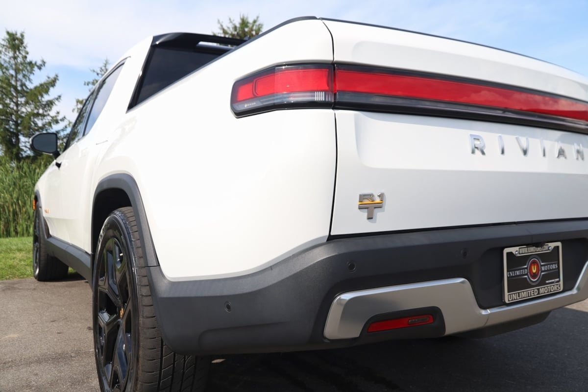 2022 Rivian R1T Adventure photo 25