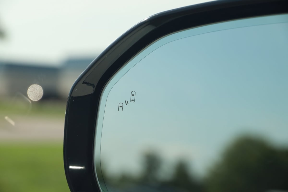 2022 Rivian R1T Adventure photo 26