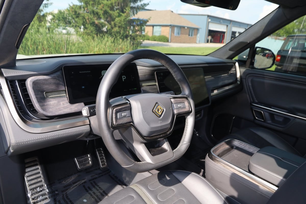 2022 Rivian R1T Adventure photo 27