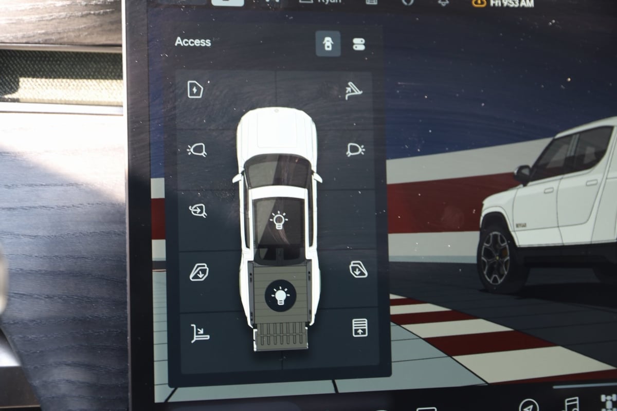 2022 Rivian R1T Adventure photo 34