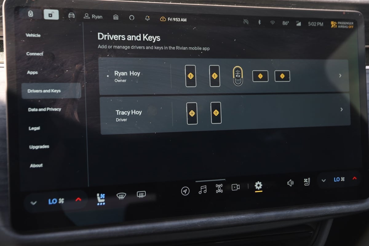 2022 Rivian R1T Adventure photo 38