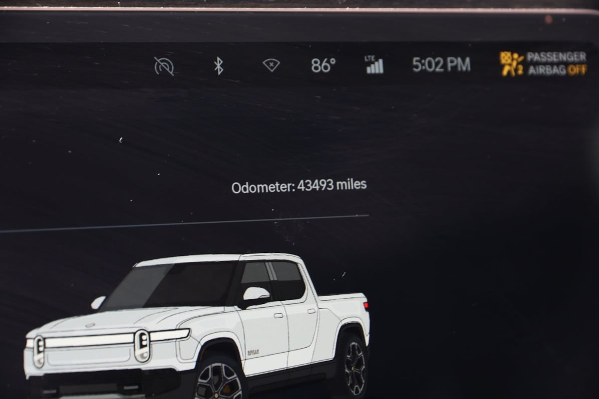 2022 Rivian R1T Adventure photo 42