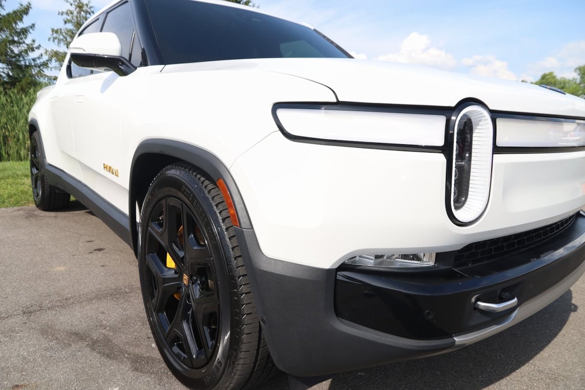 2022 Rivian R1T Adventure photo 46