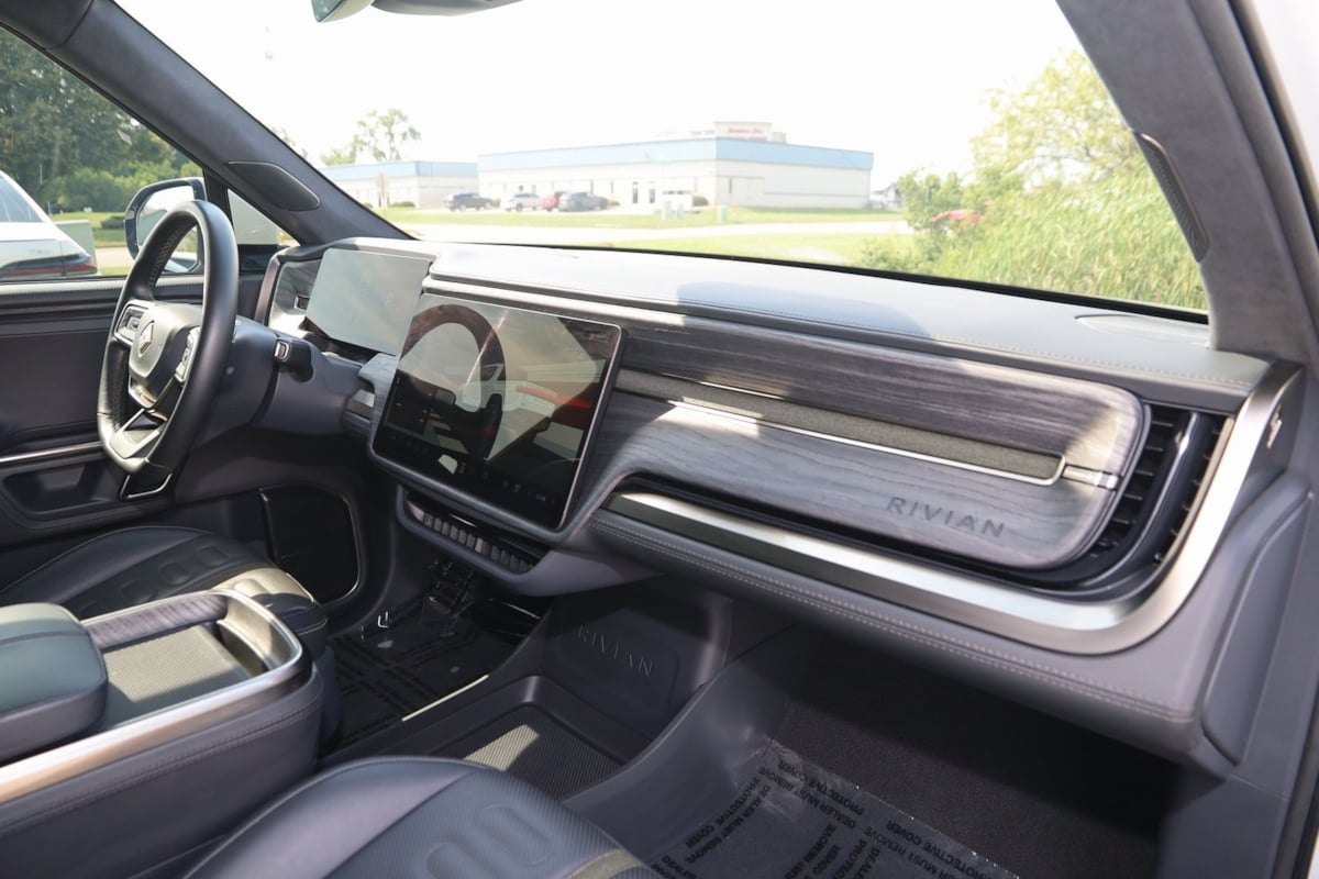 2022 Rivian R1T Adventure photo 49