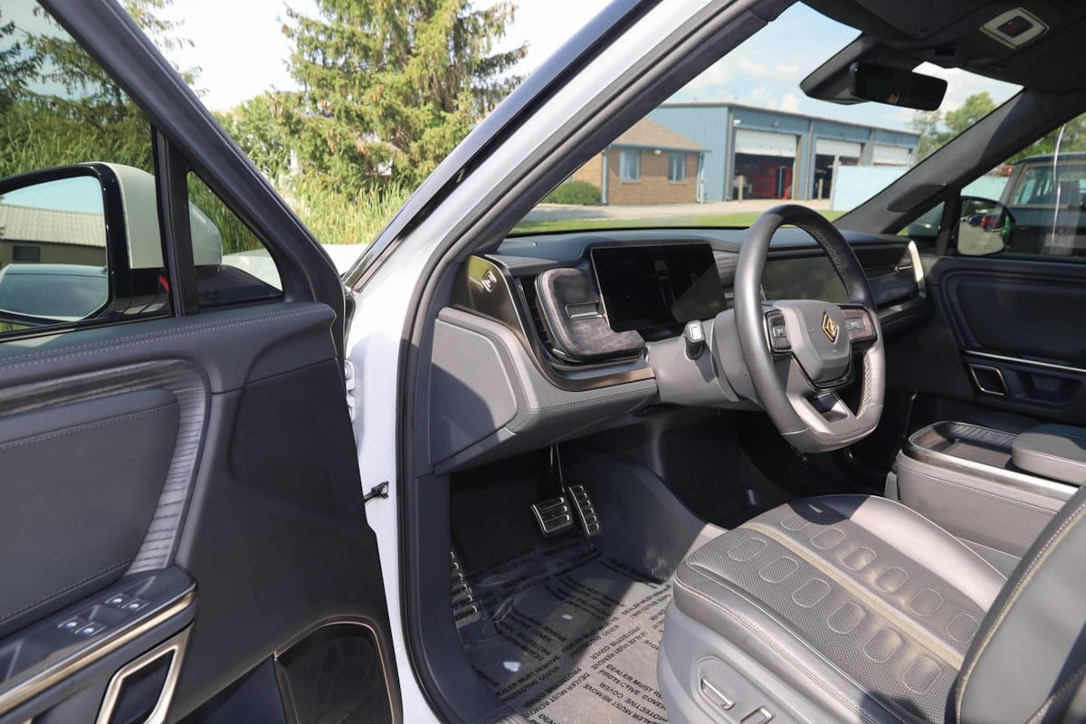 2022 Rivian R1T Adventure photo 57